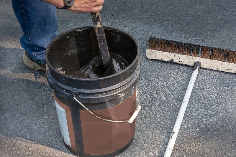Blacktop Sealing in Tampa, FL